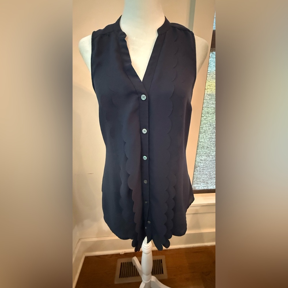 Anthropologie Meadow Rue Scallop Edge Blouse. Navy. Size 0.